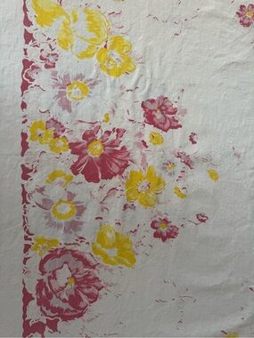 Vintage 1940-1950 Cotton Floral Tablecloth  56” X 51”